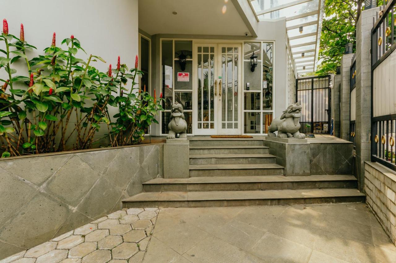 Urbanest Inn House Tb Simatupang Pasar Minggu Esterno foto