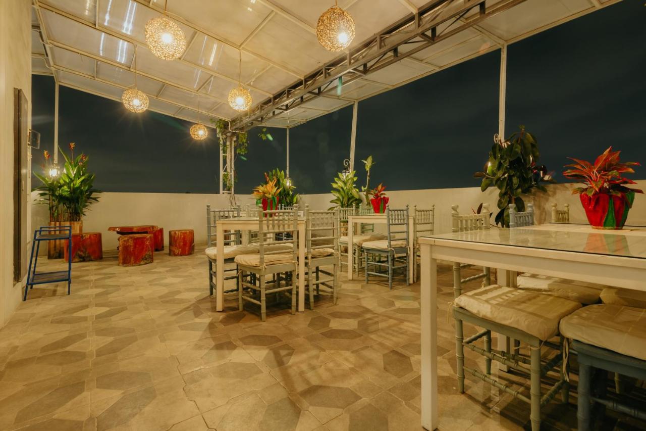 Urbanest Inn House Tb Simatupang Pasar Minggu Esterno foto