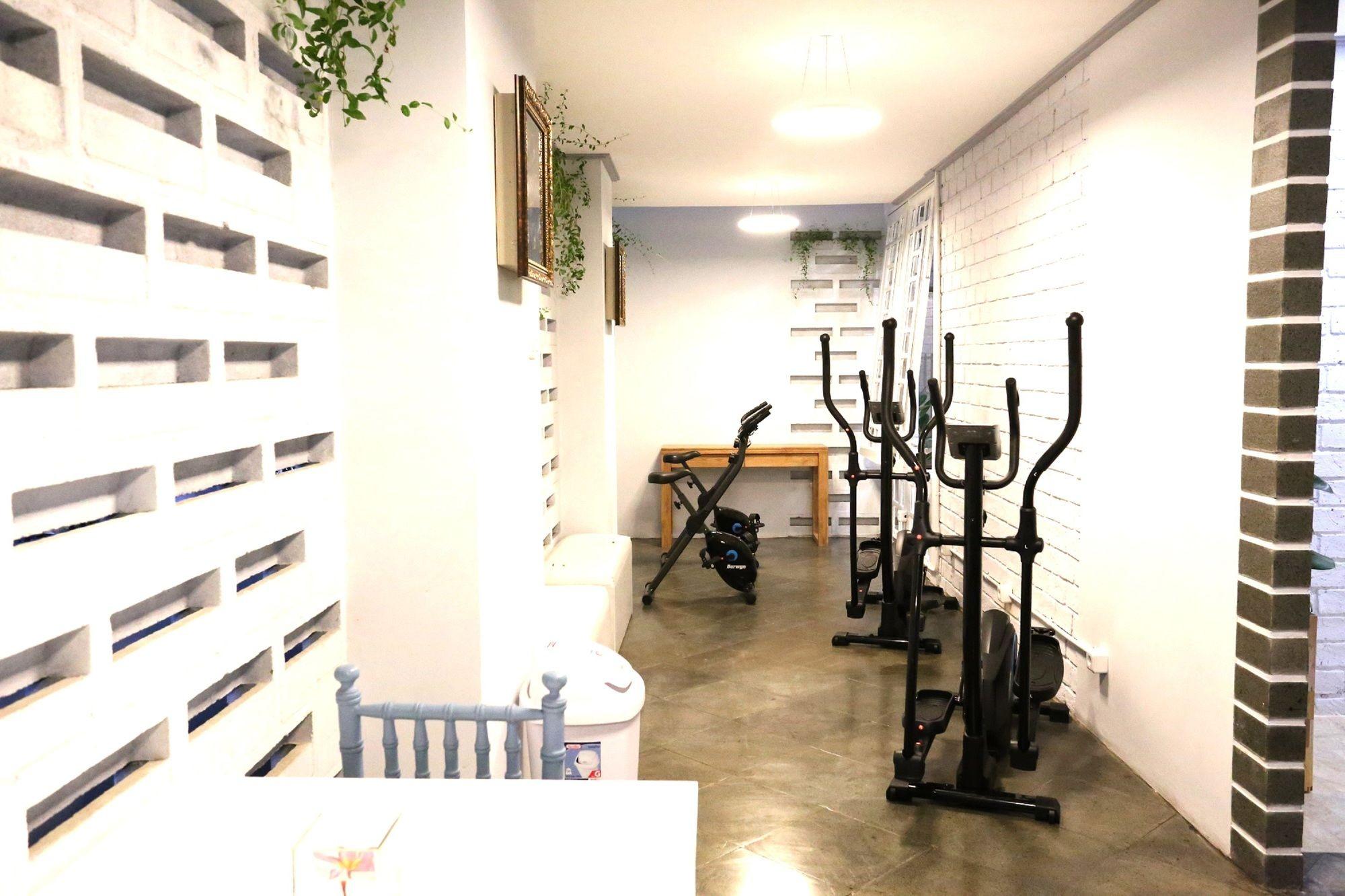 Urbanest Inn House Tb Simatupang Pasar Minggu Esterno foto