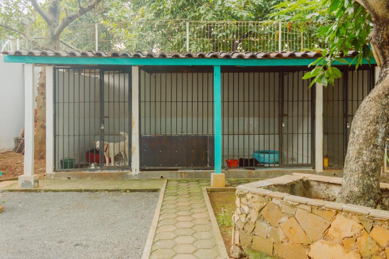 Urbanest Inn House Tb Simatupang Pasar Minggu Esterno foto