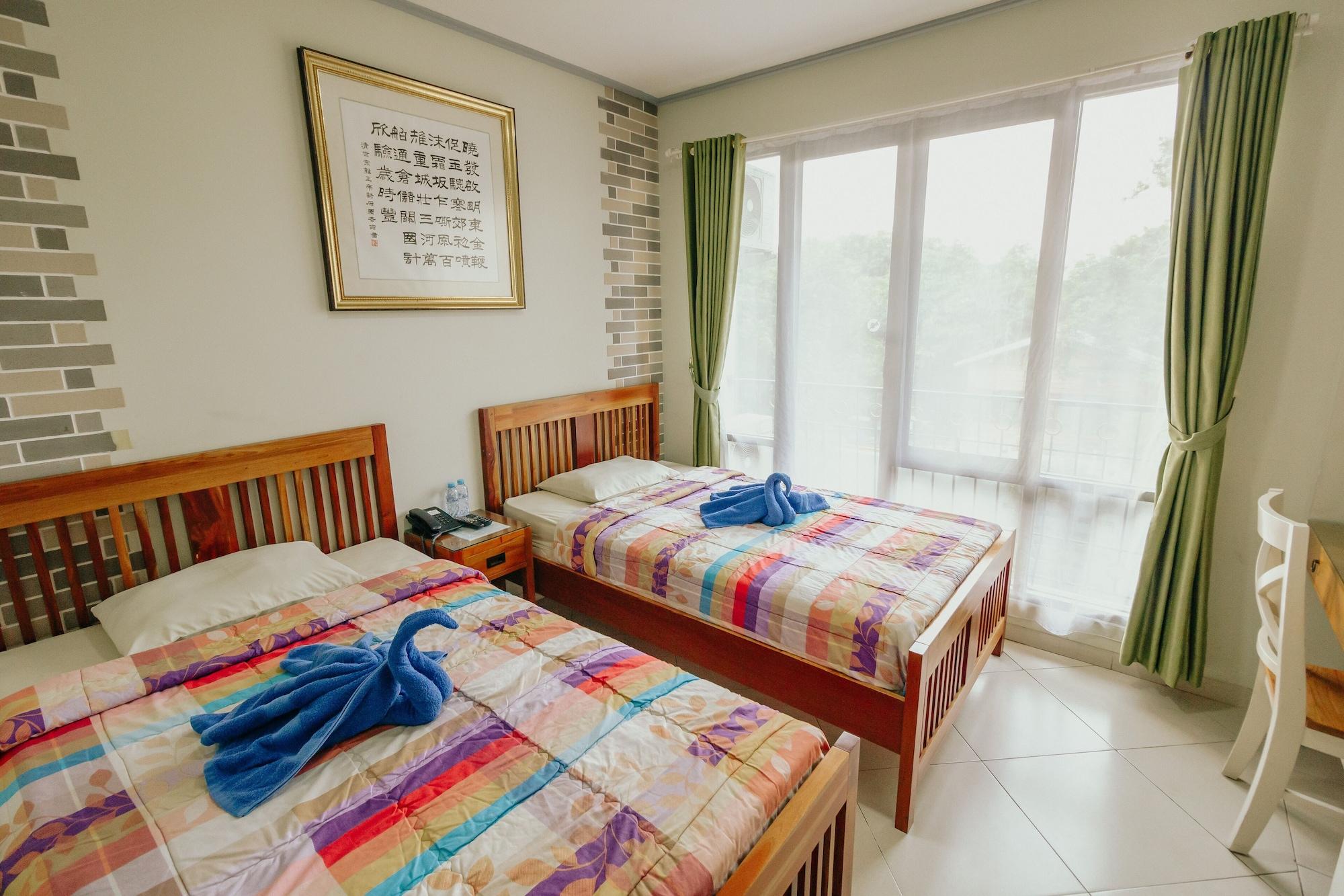 Urbanest Inn House Tb Simatupang Pasar Minggu Esterno foto