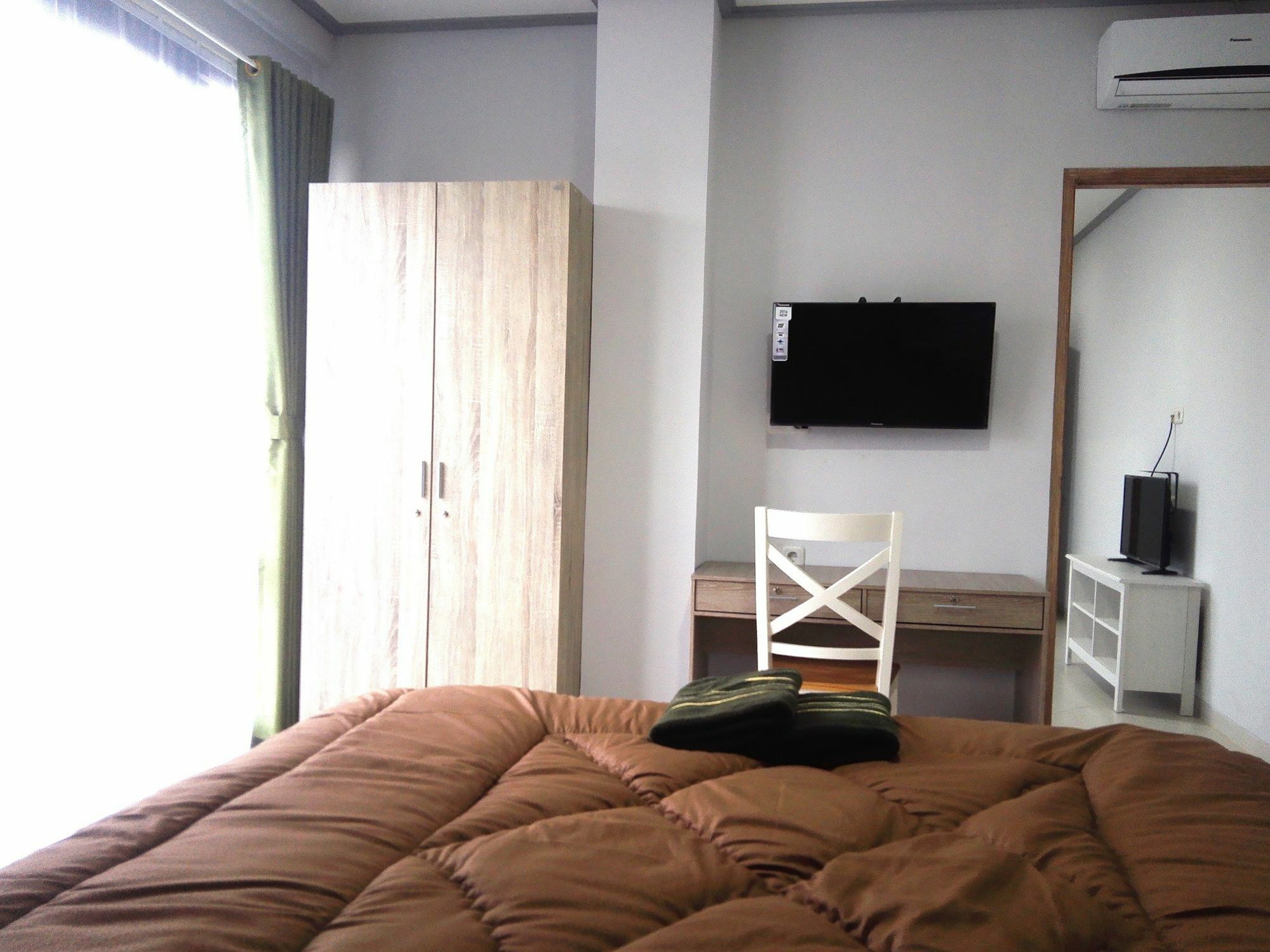 Urbanest Inn House Tb Simatupang Pasar Minggu Esterno foto